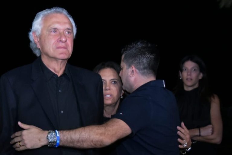 VELÓRIO DE FILHO DE RONALDO CAIADO VAI SE ESTENDER PELA MADRUGADA