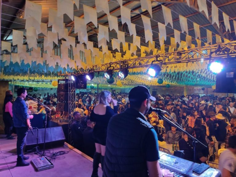 FESTA DA CUSTÓDIA ARRASTA MILHARES DE PESSOAS NOS TRÊS PRIMEIROS DIAS; HOJE É A TRADICIONAL SEGUNDA DA PINGA