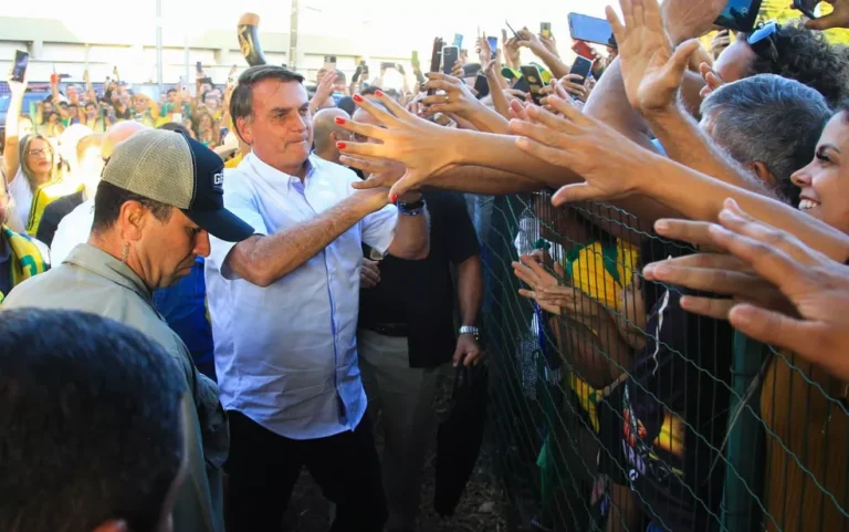 BOLSONARO EM GOIÂNIA: ‘VITOR HUGO TEM TUDO PARA SER EXCELENTE GOVERNADOR