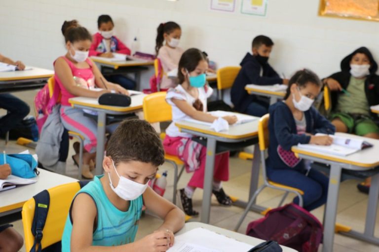 QUASE 9 MIL ALUNOS DAS 34 UNIDADES EDUCACIONAIS DO MUNICÍPIO DE CATALÃO RETORNAM AS AULAS NESTA TERÇA-FEIRA (02/08)