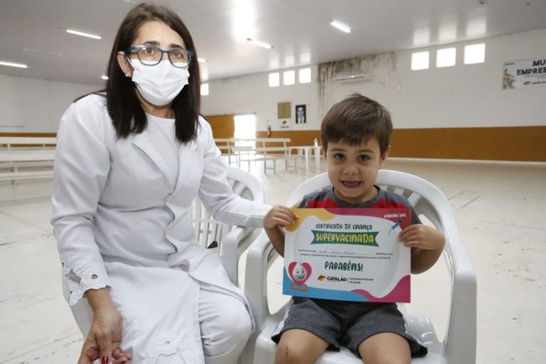 SAÚDE DE CATALÃO SEGUE VACINANDO CRIANÇAS CONTRA COVID-19; SAIBA NO BLOG DO BADIINHO QUEM MAIS ESTÁ SENDO IMUNIZADO HOJE
