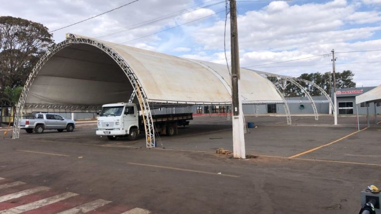 ESTRUTURA PARA O 2º CATALÃO MOTO SHOW JÁ ESTÁ SENDO MONTADA NO PARQUE AGROPECUÁRIO WALDIVINO DUARTE; EVENTO É NESTE FINAL DE SEMANA COM ENTRADA FRANCA