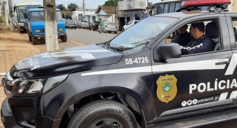 HOMEM DE 35 ANOS DE IDADE É PRESO NO BAIRRO SANTO ANTÔNIO SUSPEITO DE TRÁFICO DE DROGAS