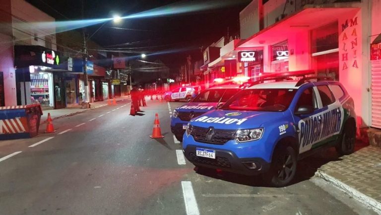 PM REALIZA ‘OPERAÇÃO GUARDIÃO’ NA REGIÃO CENTRAL DE CATALÃO; AÇÃO VISA PROTEGER COMÉRCIOS QUE ESTÃO SENDO ALVO DE CRIMINOSOS
