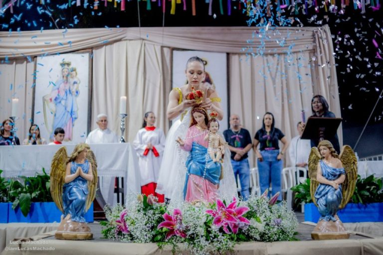 MISSA DE COROAÇÃO DE NOSSA SENHORA LEVA DEVOTOS AO LARGO DO ROSÁRIO; VEJAM A PROGRAMAÇÃO DE ENCERRAMENTO DA FESTA DO ROSÁRIO DE 2022