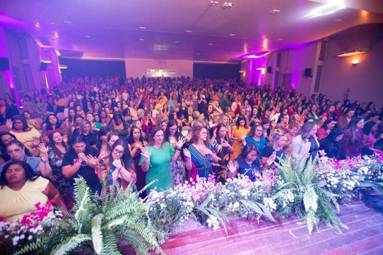 DEPOIS DO SUCESSO DA CONFERÊNCIA ‘FILHAS DO REI’ DESTE ANO, EVANGÉLICAS SE PREPARAM PARA O EVENTO EM 2023
