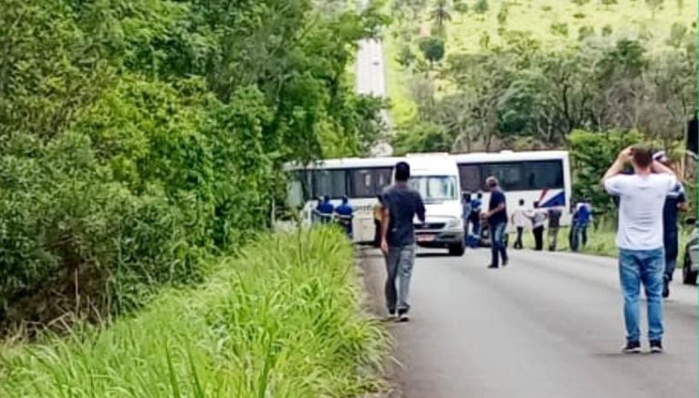 VÍDEO: ÔNIBUS PERDE O FREIO NA GO 330 ENTRE CATALÃO E OUVIDOR E MOTORISTA EVITA ACIDENTE GRAVE