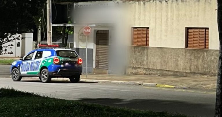 JOVEM DE 26 ANOS DE IDADE É BALEADO NO BRAÇO NO BAIRRO SANTA TEREZINHA, EM CATALÃO