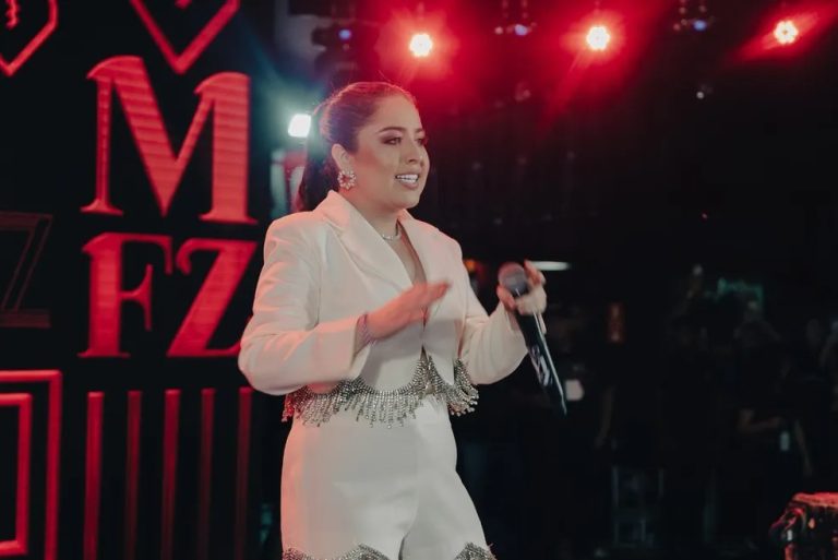 PARADA LOUCA: RAINHA DO FORRÓ E DO PISEIRO, MARI FERNANDEZ, FAZ SHOW EM CATALÃO EM DEZEMBRO DESTE ANO