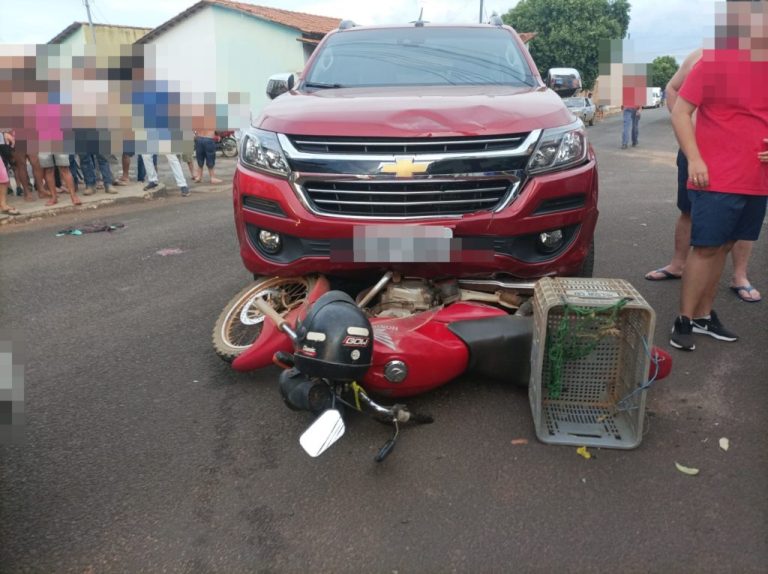 IDOSO DE 82 ANOS DE IDADE MORRE APÓS COLIDIR MOTO QUE PILOTOVA COM CAMINHONETE EM CRUZAMENTO NO CENTRO DE OUVIDOR