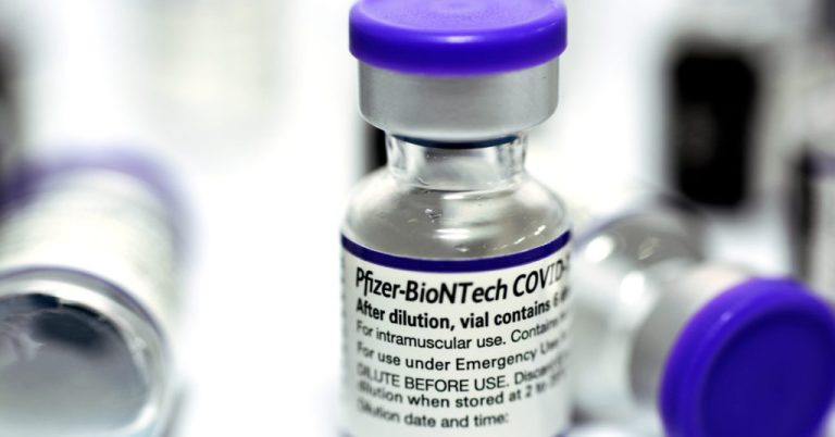 VACINAS CONTRA COVID-19 DA PFIZER ADAPTADAS ÀS VARIANTES ÔMICRON BA.1 E BA.4/BA.5 RECEBEM APROVAÇÃO DA ANVISA