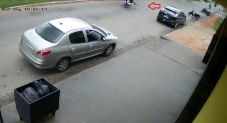 VÍDEO: CÂMERA DE MONITORAMENTO FLAGROU MOMENTO EXATO DE IDOSA E CRIANÇA NA AVENIDA JOSÉ MARCELINO, NO BAIRRO CASTELO BRANCO