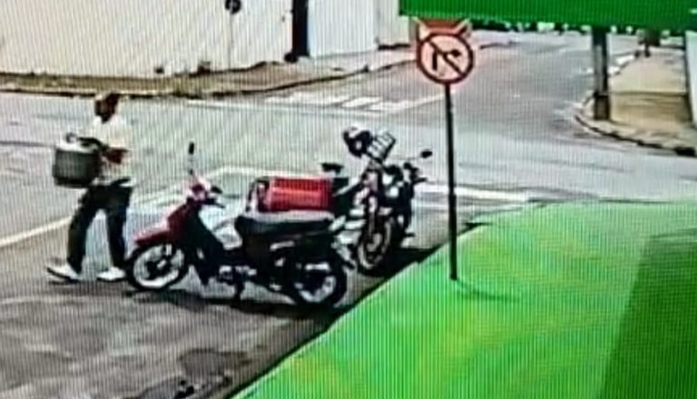 VÍDEO DE HOMEM FURTANDO GÁS DE COZINHA DE ENTREGADOR VIRALIZA NOS GRUPOS DE WHATSAPP DE CATALÃO