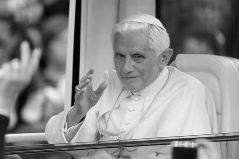 PARA EMÉRITO BENTO XVI MORRE AOS 95 ANOS, NO VATICANO