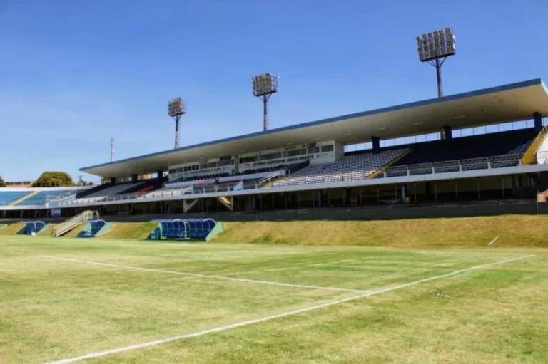 CRAC DE CATALÃO TENTA NESTE DOMIGO (22/01), A TERCEIRA VITÓRIA NO GOIANÃO 2023; PARTIDA É CONTRA O ANÁPOLIS NO JONAS DUARTE