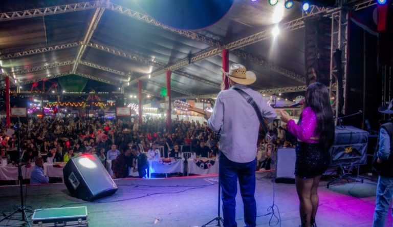 PECUÁRIA DE CATALÃO: PREMIAÇÃO PARA O GANHADOR (A) DO EXPO CANTA SERÁ DE R$ 10 MIL, MAIS A GRAVAÇÃO DE UM SINGLE