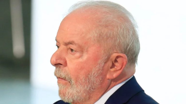 LULA DETERMINA RETIRADA DE 8 ESTATAIS DE PROGRAMA DE PRIVATIZAÇÃO