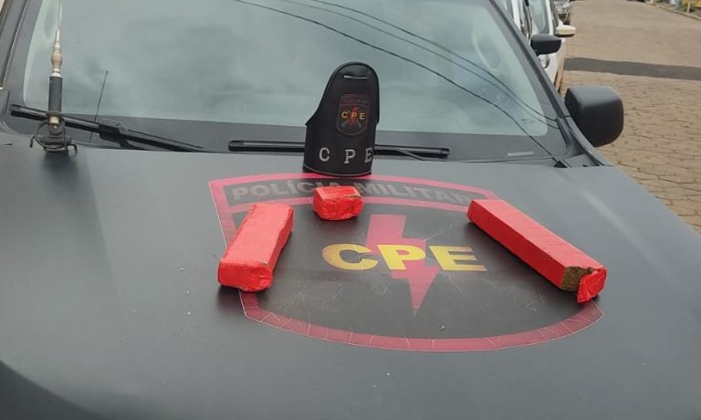 HOMEM QUE USAVA SACOS DE RAÇÃO PARA GATOS PARA TRANSPORTA BARRAS DE MACONHA FOI PRESO EM IPAMERI