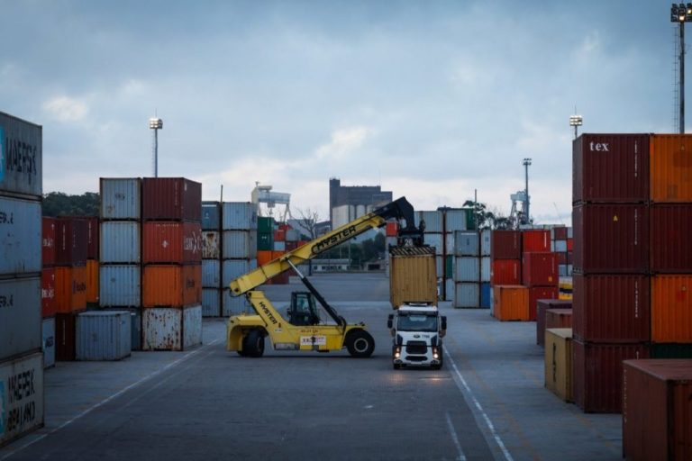 GOIÁS AUMENTA EXPORTAÇÕES EM 51,5% EM UM ANO E SOBE TRÊS POSIÇÕES NO RANKING NACIONAL