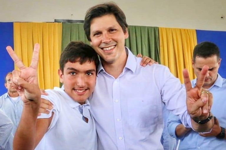 “VOCÊS FORMAM A GERAÇÃO RESPONSÁVEL PELO FUTURO DE GOIÁS”, DIZ DANIEL VILELA A ESTUDANTES NA ABERTURA DE ANO LETIVO
