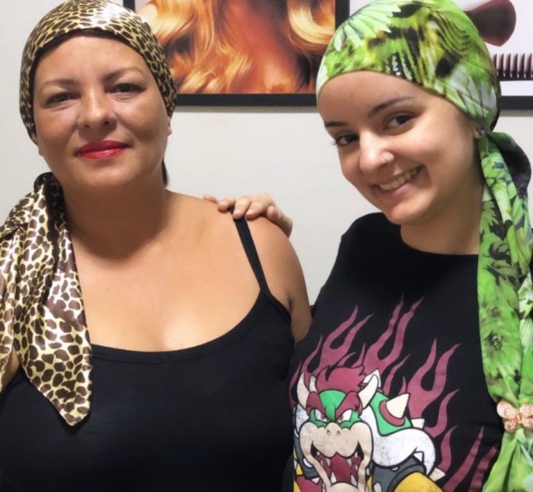 FILHA PEDE AJUDA PARA MÃE FAZER RECONSTITUIÇÃO DE MAMA APÓS CANCÊR E PROTESE IMPLANTADA TER DADO REJEIÇÃO