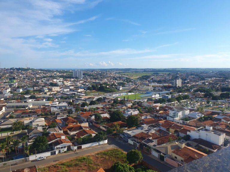 MORADORES DE CATALÃO VOLTAM A SOFRER COM FALTA DE ENERGIA FREQUENTE; COMERCIANTES E POPULAÇÃO RECLAMAM TAMBÉM DAS OSCILAÇÕES