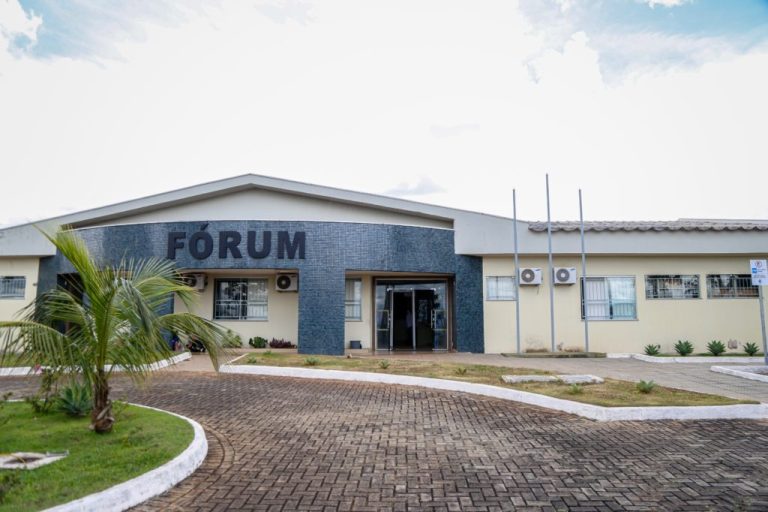 AUDIÊNCIA PÚBLICA: PREFEITOS, PARLAMENTARES E COMUNIDADE DEFENDEM MANUTENÇÃO DO FÓRUM DE GOIANDIRA