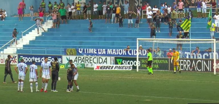 APARECIDENSE VENCEU O CRAC DE CATALÃO COM GOL DE PÊNALTI NO FIM E ENCAMINHOU SUA CLASSIFICAÇÃO