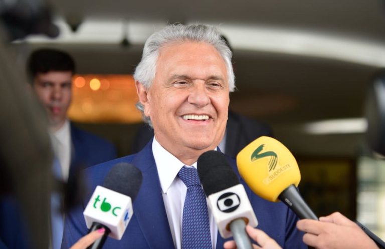 CAIADO PROPÕE PARCERIA COM EXÉRCITO PARA OBRAS DE DUPLICAÇÃO DA GO-213