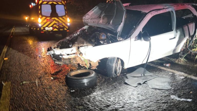 CAPOTAMENTO NA GO 210 ENTRE DAVINÓPOLIS E CATALÃO DEIXOU DOIS JOVENS FERIDOS