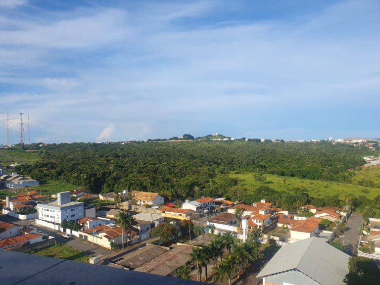 BAIRRO DE CATALÃO COMPLETA QUASE 24 HORAS SEM ENERGIA ELÉTRICA