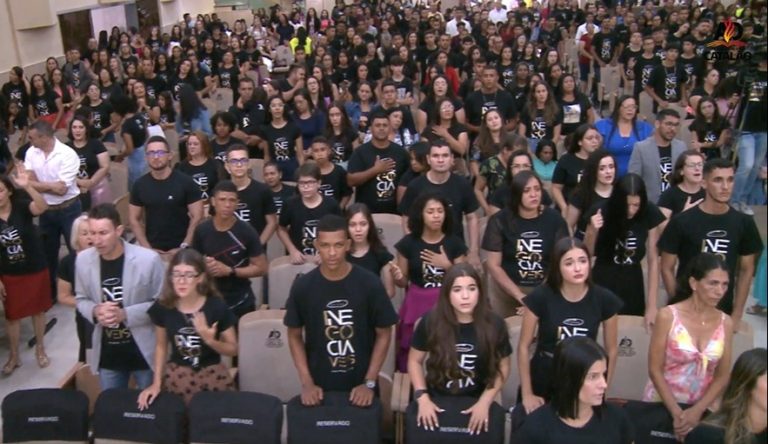 MAIS DE 10 MIL EVANGÉLICOS DE CATALÃO E DA REGIÃO SE REUNIRAM EM UM GRANDE ENCONTRO REALIZADO HÁ 30 ANOS