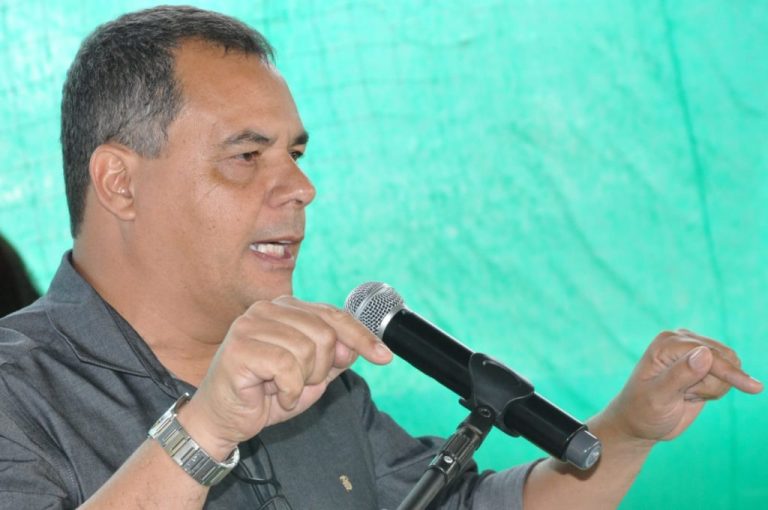 JAIR HUMBERTO DISPARA CONTRA A IMPRENSA E DIZ QUE ‘TODOS SERÃO ACIONADOS’, AFIRMOU EM EMISSORA DE RÁDIO AO SER ENTREVISTADO SOBRE AÇÃO DO MPGO QUE APURA CONTRATAÇÃO DE FUNCIONÁRIOS FANTASMAS E O DESEQUILÍBRIO DE COMISSIONADOS NA CÂMARA DE CATALÃO