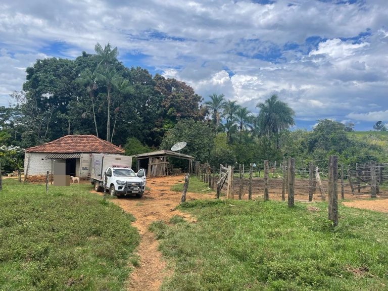 HOMEM DE 47 ANOS DE IDADE É MORTO A PAULADAS E FACADAS NA REGIÃO DE MORRO AGUDO, ZONA RURAL DE CATALÃO; PRESO, AUTOR TERIA ALEGADO AOS FAMILIARES QUE VÍTIMA HAVIA SOFRIDO UMA QUEDA