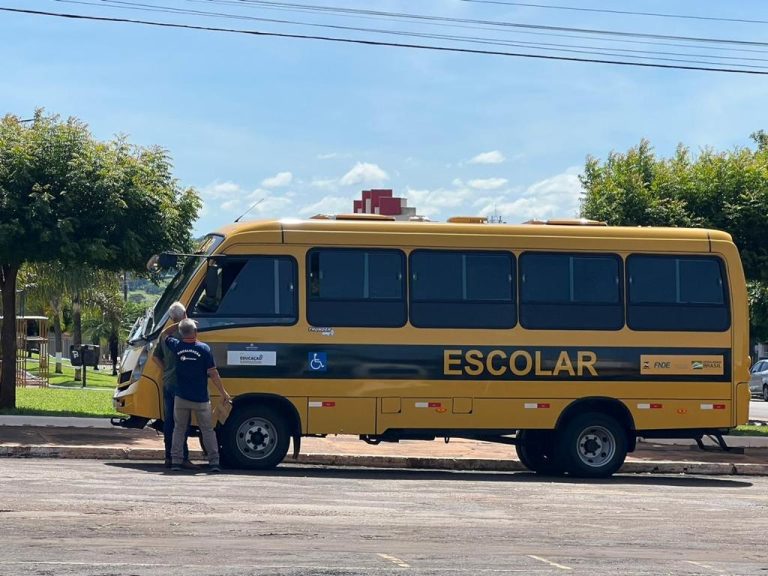 DETRAN VISTORIA VEÍCULOS DO TRANSPORTE ESCOLAR PÚBLICO