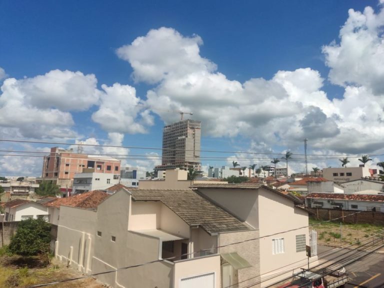 CATALÃO E VÁRIAS REGIÕES DE GOIÁS DEVEM TER CALOR, AUMENTO DE NEBULOSIDADE E PANCADAS DE CHUVAS NO FINAL DE SEMANA