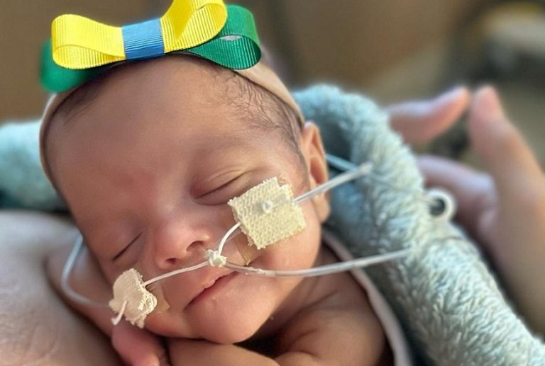 SOFIA, UMA BEBÊ PREMATURA QUE PRECISA DE SUA AJUDA PARA ENXERGAR