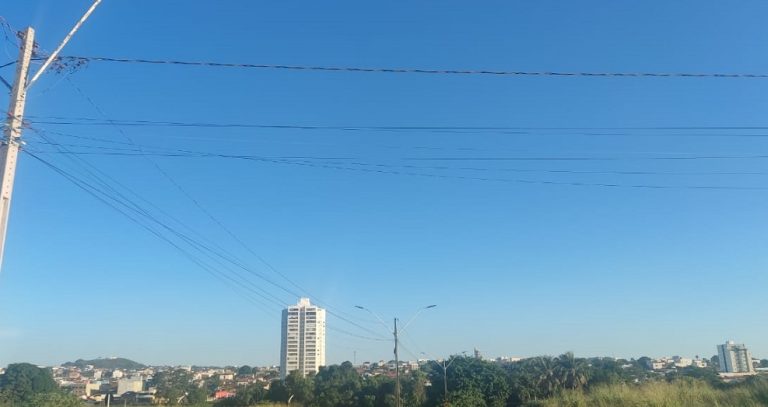 PREVISÃO DO TEMPO PARA GOIÁS E PARA CATALÃO: TEMPERATURAS ELEVADAS PERSISTEM ATÉ DOMINGO, MAS FRENTE FRIA SE APROXIMA