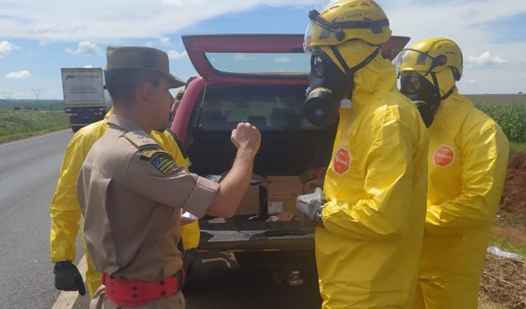 FURGÃO COM CARGA RADIOATIVA TOMBA EM MORRINHOS, E FELIZMENTE DANOS NÃO FORAM CAUSADOS