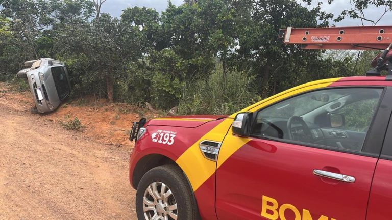 CRIANÇAS ESCAPAM ILESAS DE CAPOTAMENTO NA GO-210 ENTRE CATALÃO E DAVINÓPOLIS