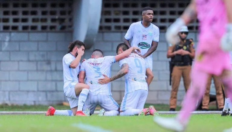 CRAC DE CATALÃO DOMINA PRIMEIRO TEMPO E GARANTE VITÓRIA CONTRA O CASCAVEL-PR
