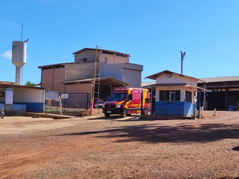 HOMEM DE 45 ANOS DE IDADE SOFRE ACIDENTE DE TRABALHO EM EMPRESA DE FERTILIZANTES NA BR-050, EM CATALÃO