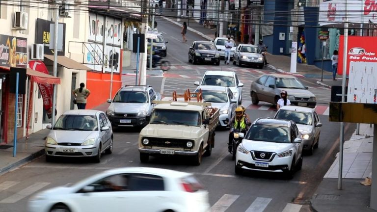 ALTOS ÍNDICES DE ACIDENTES EM CATALÃO PREOCUPAM MORADORES: SEGUIDORES DO BADIINHO SUGEREM INTERVENÇÕES EM DOIS PONTOS DA CIDADE URGENTES