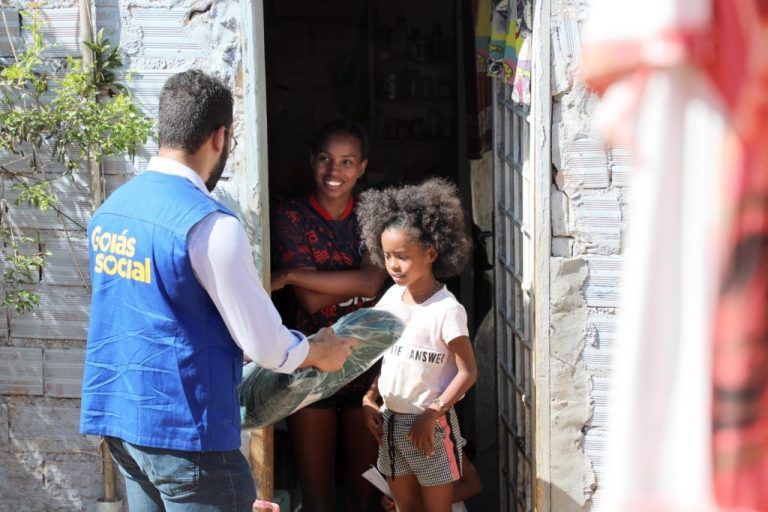 GOVERNO DE GOIÁS CONCLUI ENTREGA DE 10 MIL COBERTORES EM MUNICÍPIOS METROPOLITANA