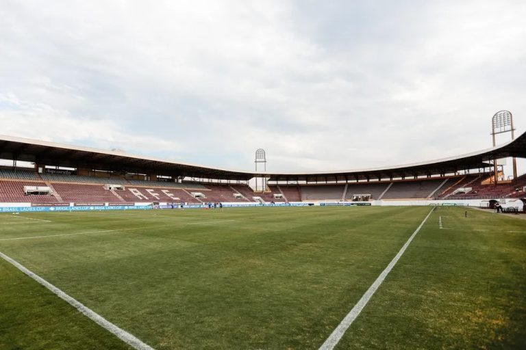 FERROVIÁRIA E CRAC DE CATALÃO BUSCAM VAGA NO G-4 EM CONFRONTO ACIRRADO NESTE SÁBADO