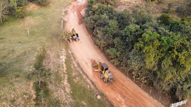 MUTIRÃO DE MANUTENÇÃO ESTÁ SENDO REALIZADO NAS ESTRADAS RURAIS EM PARCERIA COM O GOVERNO DE GOIÁS