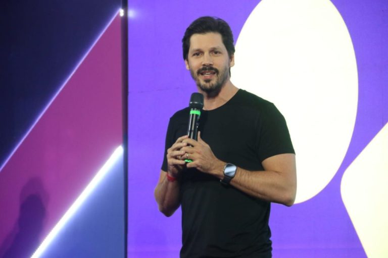 “PRECISAMOS PREPARA NOSSO JOVENS PARA AS NOVAS EXIGÊNCIAS DO MERCADO DE TRABALHO”, RESSALTA DANIEL VILELA