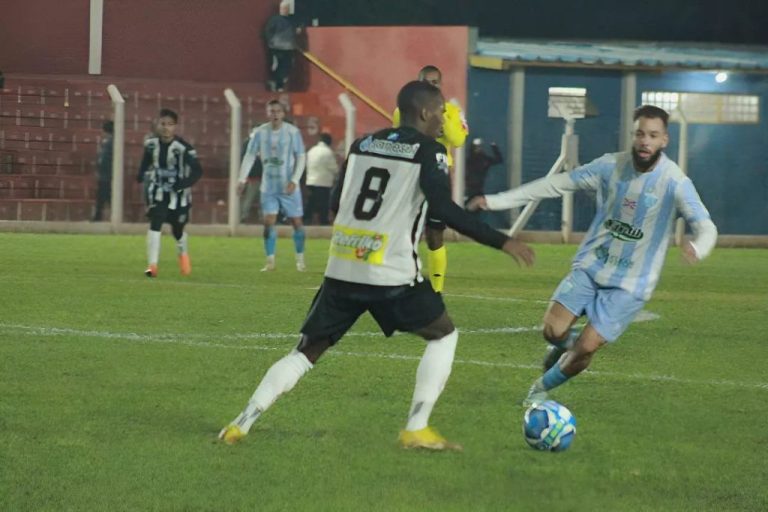 CRAC DE CATALÃO ASSUME A PONTA DO GRUPO 7 ÁPOS VITÓRIA SOBRE O OPERÁRIO-MS FORA DE CASA