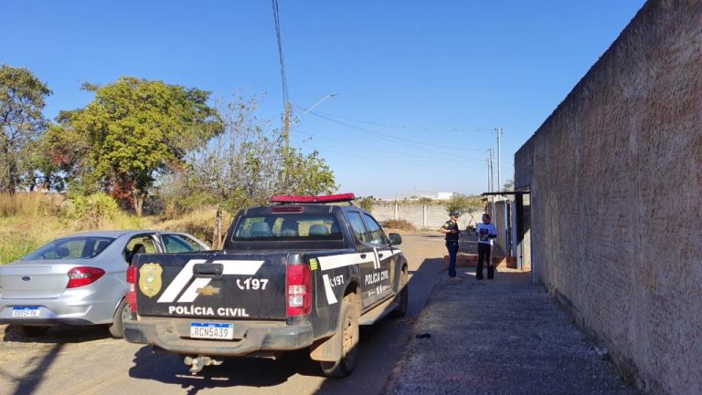 POLÍCIA CIVIL DE CATALÃO PRENDE MULHER POR TRÁFICO DE DROGAS E ABANDONO DE CRIANÇAS