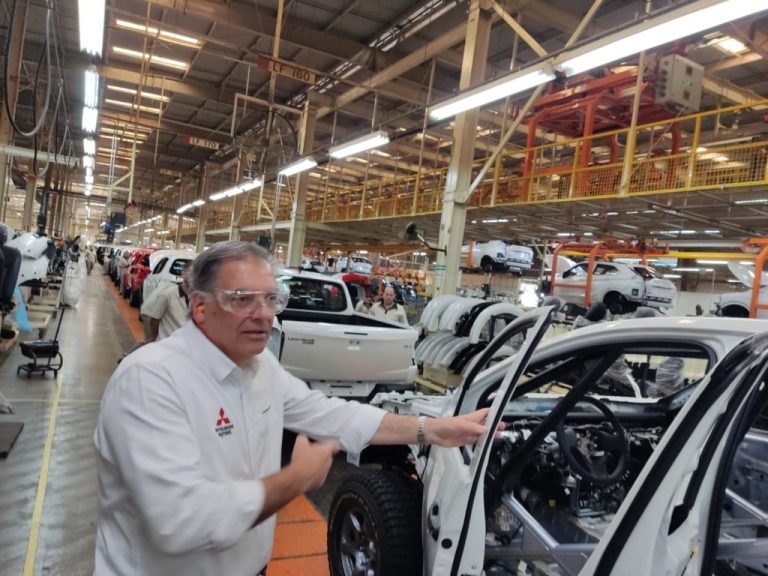 BADIINHO ACOMPANHA PASSA A PASSO DA MONTAGEM E CUSTOMIZAÇÃO DE VEÍCULOS DA MITSUBISHI NA HPE DE CATALÃO